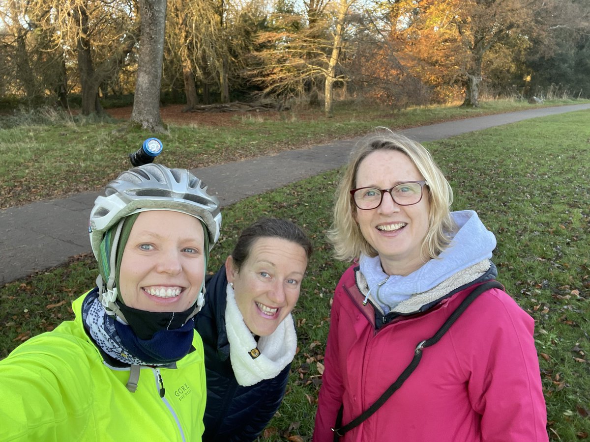 Feeling thankful for a beautiful morning commute and especially grateful for bumping into former colleagues! What a wonderful way to start Thanksgiving Day!! <a href="/abevs23/">Ann Bevan</a> <a href="/saraharramore/">Sarah Roberts 💙</a>