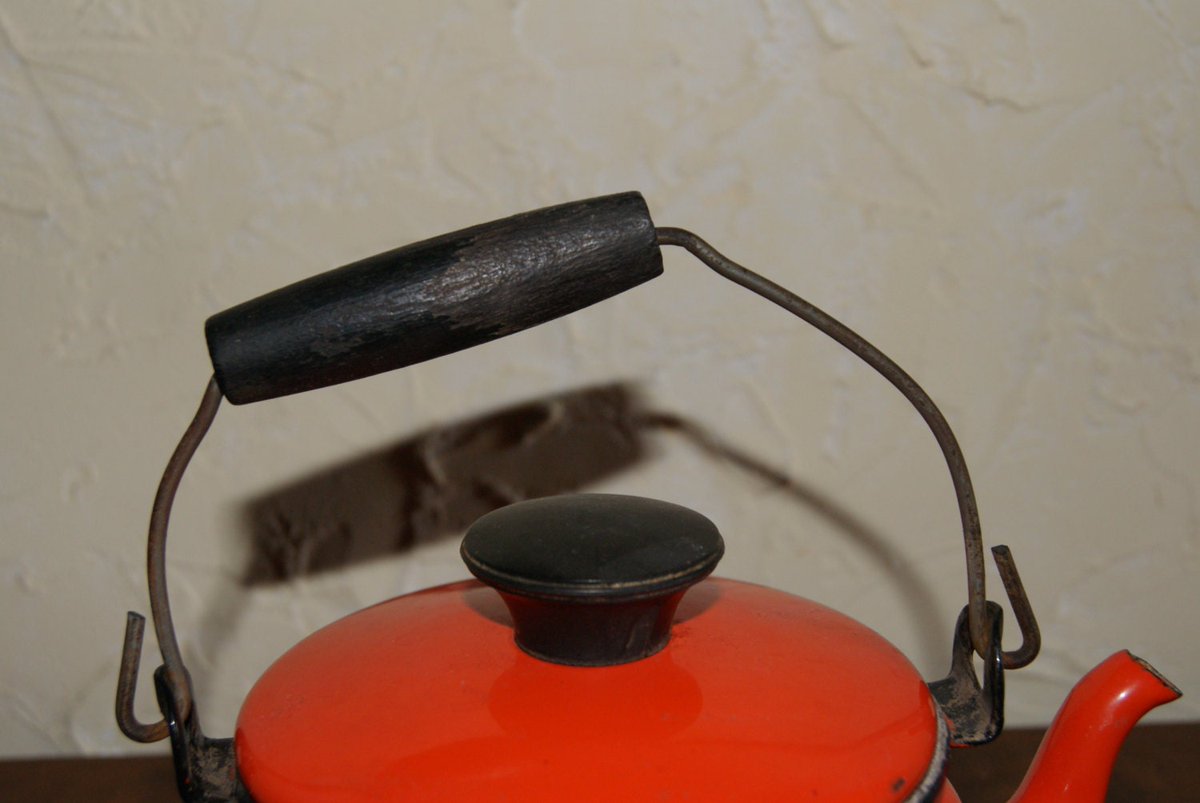Wisdom_Lane's tweet photo. Vintage Orange Enamelware Graniteware Teakettle Or Teapot Circa 1960s With Goose neck Spout https://t.co/WrrErMywxS #WisdomLane #Etsy #WithLid https://t.co/xemrW6uBtm