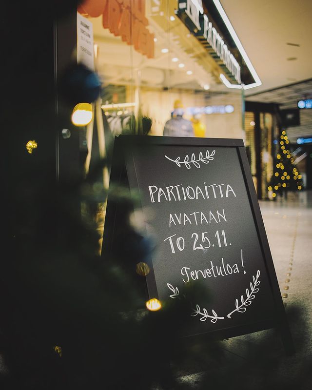 Partioaitta's tweet photo. Uusi myymälämme Espoon Tapiolassa on avattu tänään! Uusi Partioaitta Tapiola sijaitsee kauppakeskus Länsituulessa. ​Lämpimästi tervetuloa! 😊 https://t.co/tQ4Uw78GWA https://t.co/KwguQeMGgs