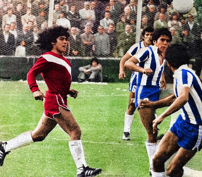 MatadorCbes's tweet photo. A un año de la desaparición física del más grande de todos los tiempos... Dios te tenga en la gloria Diego! https://t.co/V4LidIZbBG