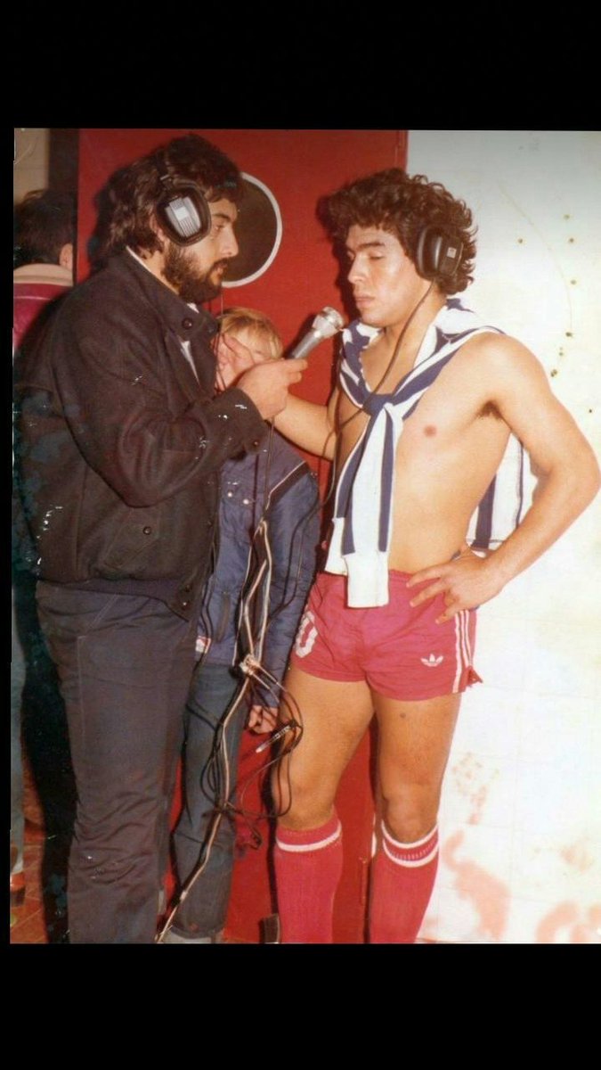 MatadorCbes's tweet photo. A un año de la desaparición física del más grande de todos los tiempos... Dios te tenga en la gloria Diego! https://t.co/V4LidIZbBG