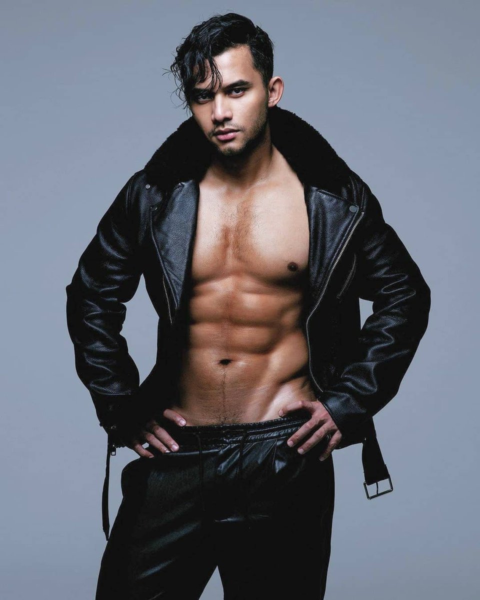 mrvvip's tweet photo. Rory Asyari peek his abs on latest photoshoot. #selebwatch https://t.co/1i6egmb2Hm
