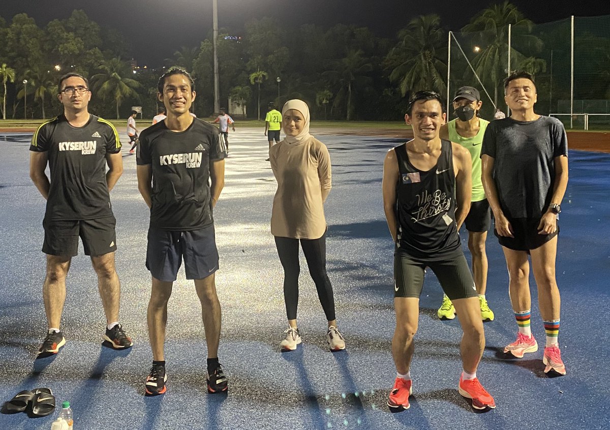 KyserunKrew's tweet photo. Nak buat KLSCM VR, bukan setakat di jalan raya, di trek larian pun boleh. 5KM or 42.2KM, #KasiJalan je πππ»
Jangan lupa minggu ni minggu terakhir untuk habiskan KLSCM VR ye rakan2 π
#kyserunkrew
#KLWolfPack
#togetherweattaingreatmiles https://t.co/gGASayyCko