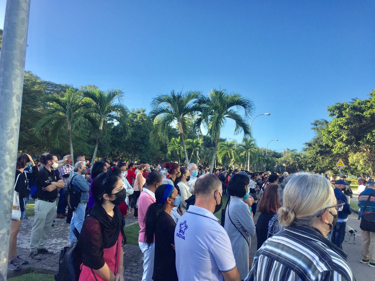 FEUDragones's tweet photo. Se desarrolla en estos momentos, el acto en conmemoración a nuestro Comandante en Jefe Fidel Castro Ruz. @AnaMarys8 @universidad_uci @feu_uci @Jimmyl46337767 @DavidAD_UCI @AManentR_uci #feu #ujc_uci #cuba #YoSoyFidel #feu_uci https://t.co/TA4YqxrXq5
