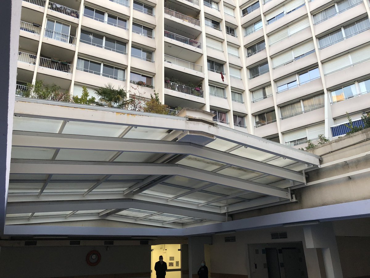 SDCLafayette's tweet photo. Travaux terminés, toit ouvrant opérationnel. https://t.co/dfeLfsWB9S