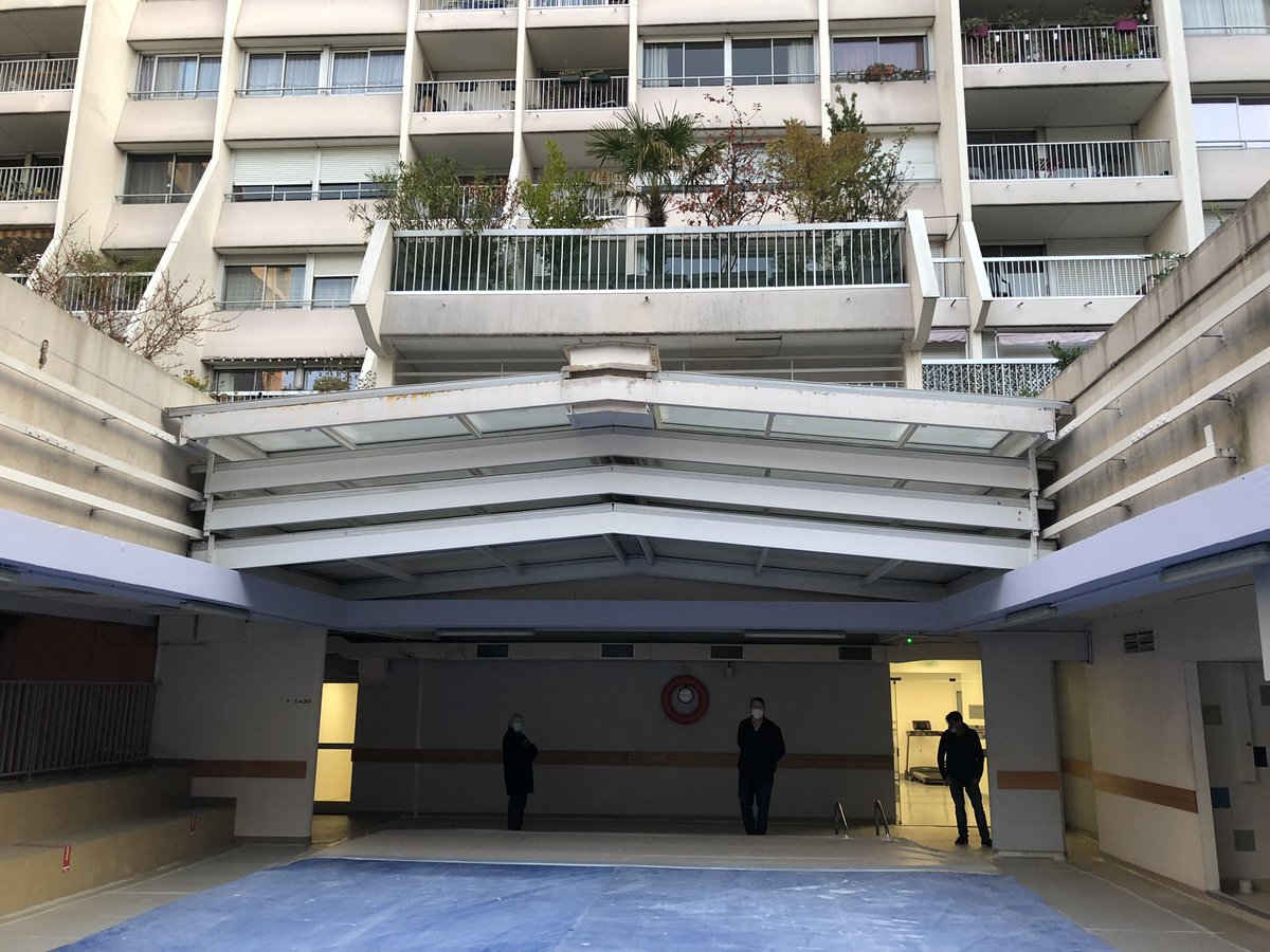 SDCLafayette's tweet photo. Travaux terminés, toit ouvrant opérationnel. https://t.co/dfeLfsWB9S