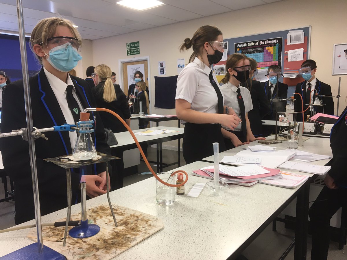 bbs_science's tweet image. Another year 9 group, another successful required practical! 

Well done all! 

#requiredpractical #aqachemistry #bbs_chemistry #science #youngscientists