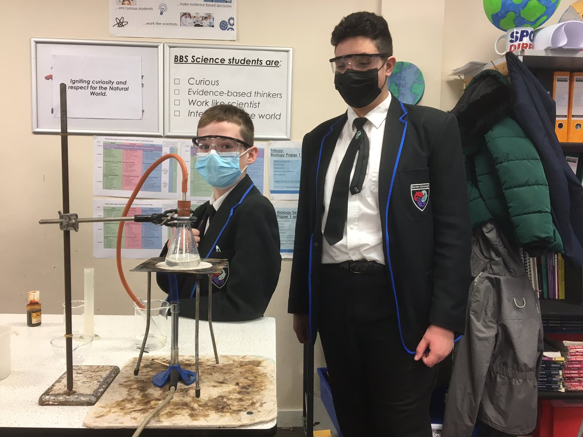bbs_science's tweet image. Another year 9 group, another successful required practical! 

Well done all! 

#requiredpractical #aqachemistry #bbs_chemistry #science #youngscientists