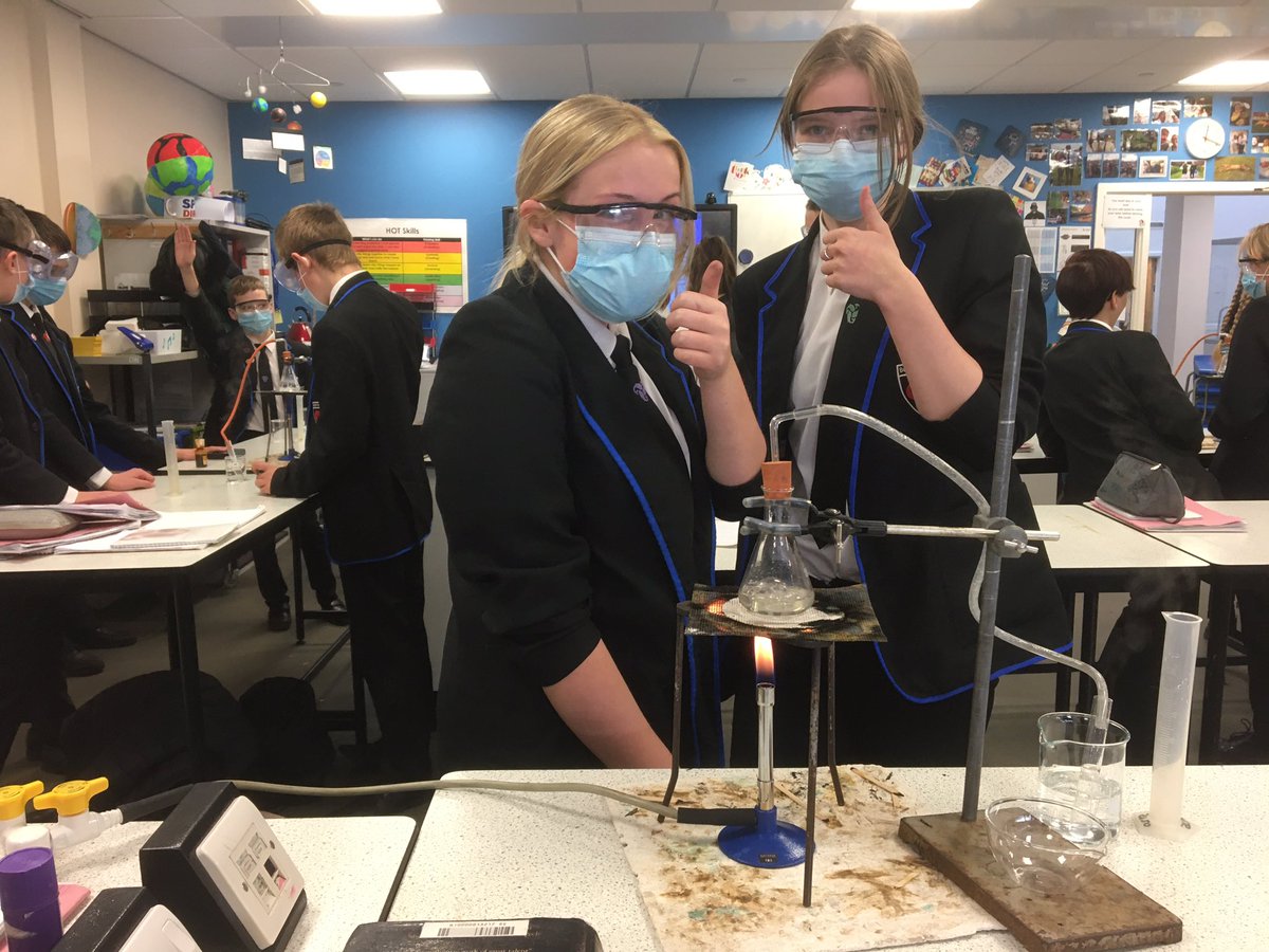 bbs_science's tweet image. Another year 9 group, another successful required practical! 

Well done all! 

#requiredpractical #aqachemistry #bbs_chemistry #science #youngscientists
