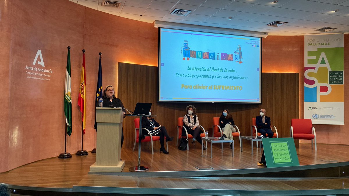 OPIMEC's tweet photo. María Teresa Estévez Morales nos habla emocionada sobre las experiencias de humanización al final de la vida en el Hospital de Poniente y sus reflexiones finales en el #foropimec. https://t.co/5u7tzxoeag