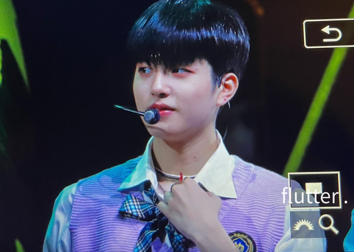 flutter_JW's tweet photo. 211125 쇼케 프리뷰 

교복 ㅁㅊㄷ

#이진우 #진우 #GHOST9 #JINWOO #고스트나인 https://t.co/QNqzE5GZzB