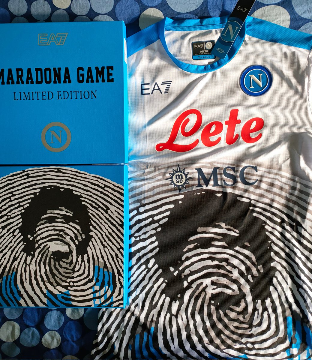 giuluireibaldi's tweet photo. Arrivata proprio oggi!!💙💙💙
1 anno senza #D10S #DiegoEterno
#Maradona https://t.co/6KRDWKmXKk