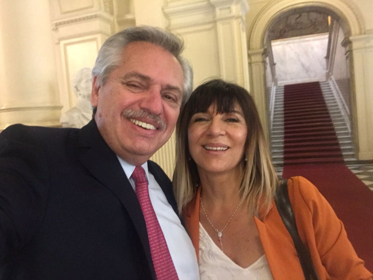 stellamcordoba1's tweet photo. Charlar con @alferdez, siempre nos permite fortalecer el rumbo que marcamos para la gestión. Le dije que lo acompañamos como siempre y le traje el saludo de la militancia ✌.
Con @JuanManzurOK  y @OsvaldoJaldo vamos a seguir trabajando para reconstruir Argentina y Tucumán 🇦🇷 https://t.co/9M9Kd2SlA9