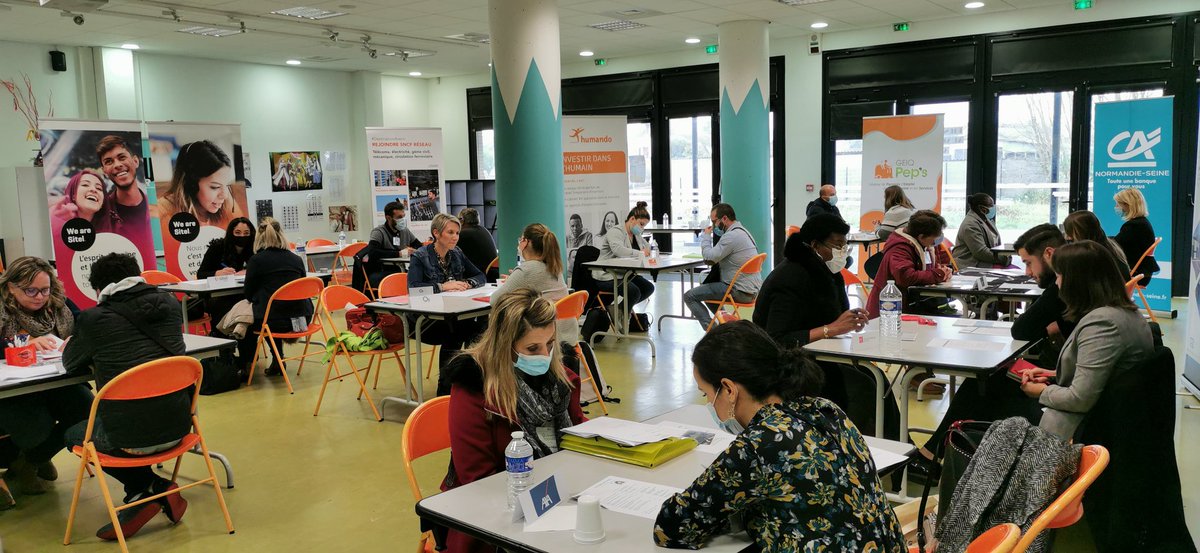 C’est le moment du JOB DATING, chercheurs d’emploi et entreprises vont pouvoir maintenant échanger sur leur projet et leurs attentes. Il est temps de voir si la recette a bien pris.
Souhaitons leur bon courage !
#RencontresToquées