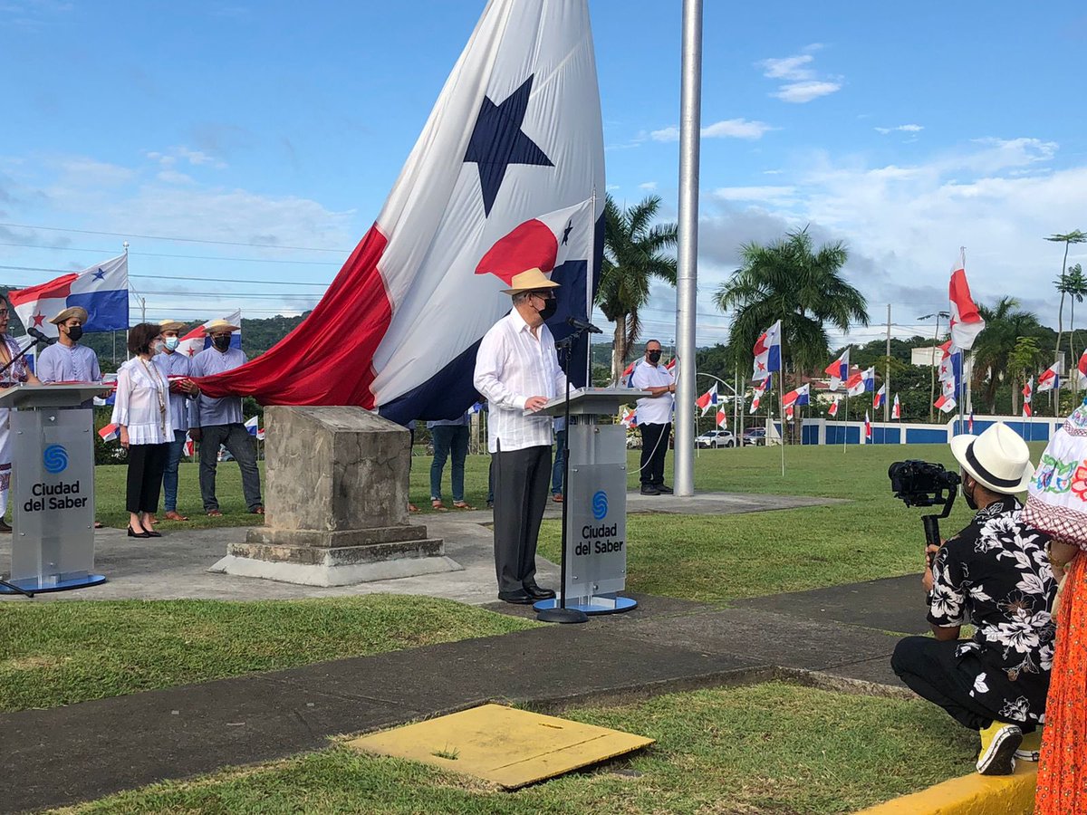 CiudaddelSaber's tweet photo. “Este es un acto de celebración por la paz, la cordura y entendimiento que debemos buscar para ir juntos hacia una sociedad más justa, participativa, inclusiva y sostenible” - profesoral Jorge Arosemena #BicentenarioPanamá https://t.co/UwmW4cPC85