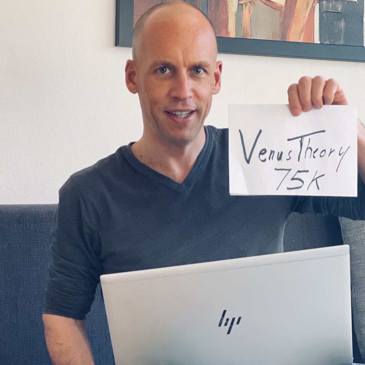 78ape78's tweet photo. @venustheory Best Reegards from Austria! https://t.co/3kiSVXLiln https://t.co/QDtkc4othF