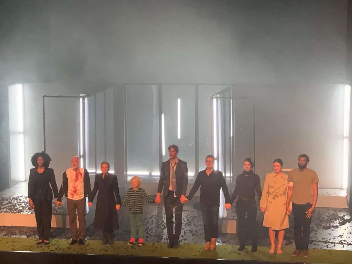 LasserreVincent's tweet photo. C’était #LHOMMEQUITOMBE @CieCornerstone #PIVO - Théâtre en territoire et au Festival du Val d’Oise ! A #herblay excellente création de #SimonMauclair 
Prochaine étape @FImpatience #FestivalImpatience 10 &amp; 11 Décembre 2021 au Théâtre de Chelles - 77 https://t.co/6DjBqRLEvf