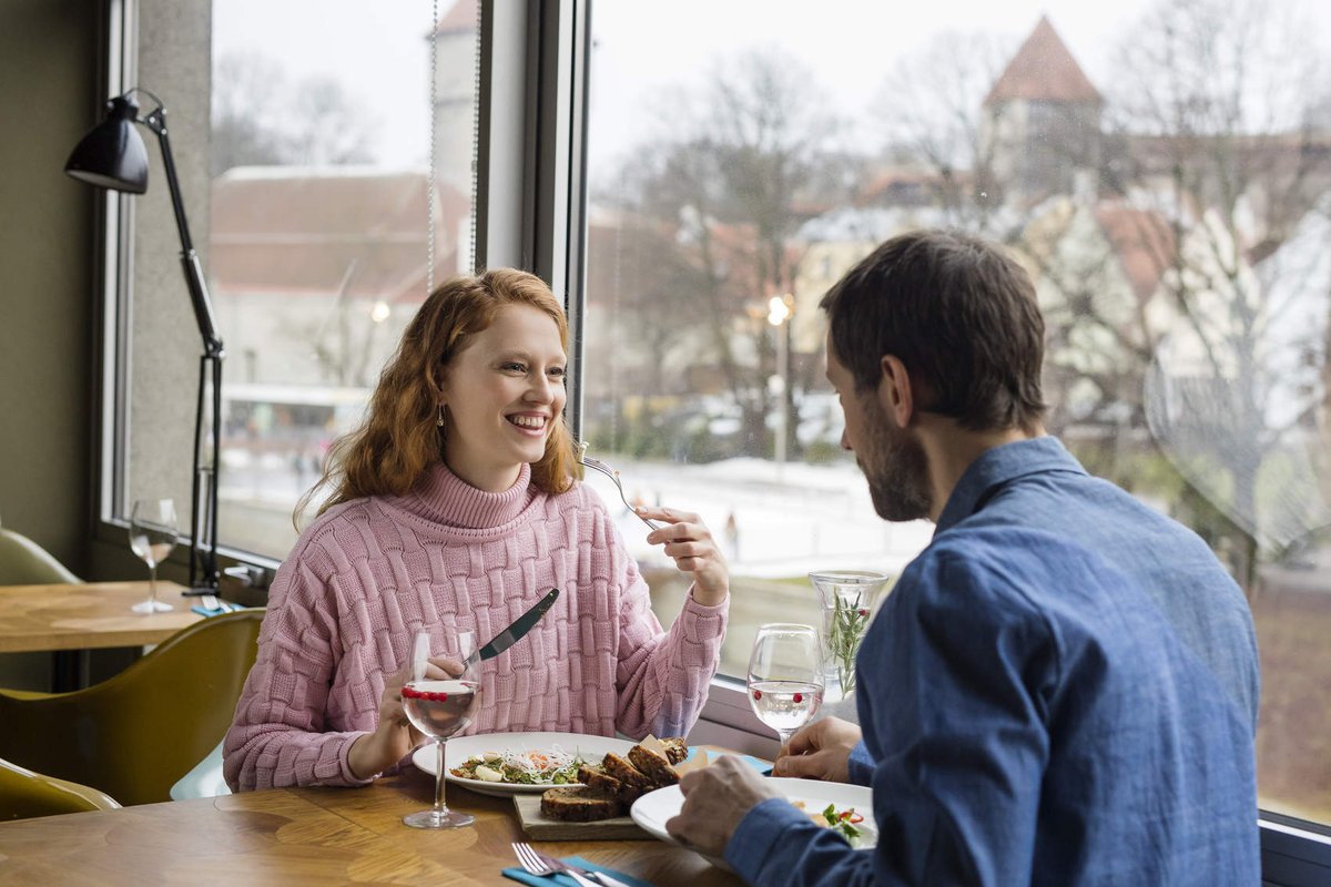 VisitTallinn's tweet photo. What are the best #restaurants in Tallinn? đœïž Maybe you've been to some? Critics from culinary guidebook White Guide Nordic have reached a verdict and listed the best places to eat in #Tallinn in 2022! Read more đ https://t.co/Xrh0eS8E5G #WhiteGuide #VisitTallinn #WhiteGuide https://t.co/GrnXPUCD0I