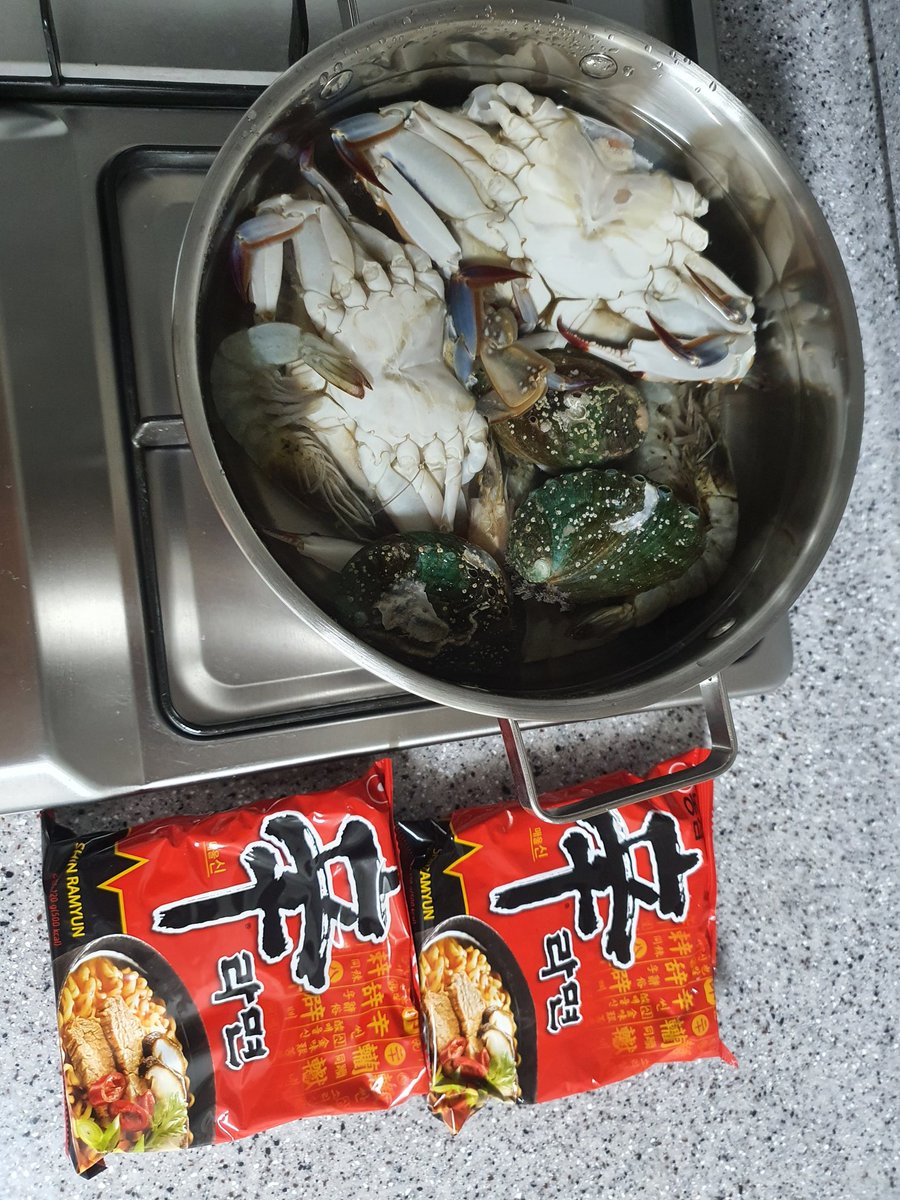 ya322899's tweet photo. 해물라면 https://t.co/mJWQSGNLam