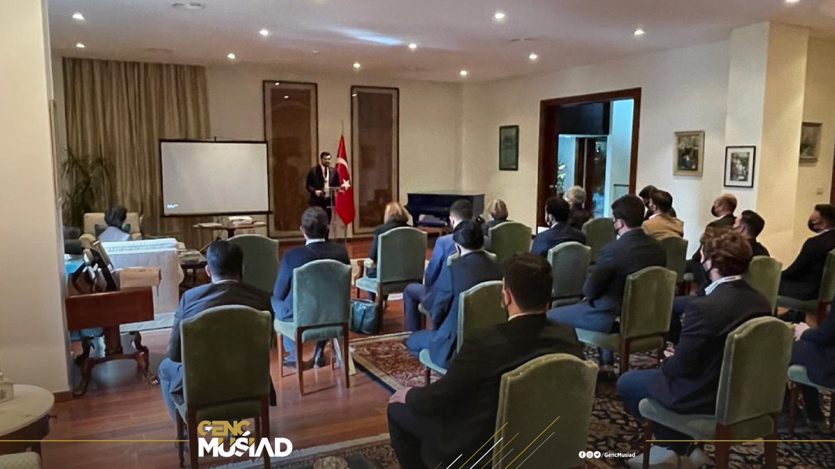 Portekiz-Lizbon Büyükelçimiz Sayın Lale Ülker’i ziyaretimiz ile programımız devam ediyor.

Portekiz - Türkiye arasında ticari ilişkiler, ticari fırsatlar ve katılımcılarımıza yatırım önerileri bilgisinin verildiği başarılı bir sunum gerçekleştirdik.