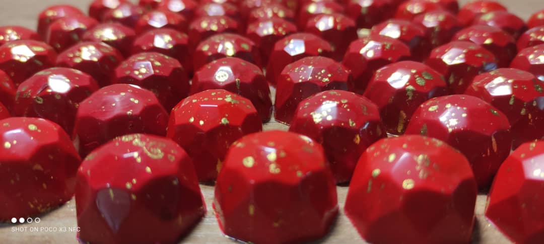 InstitutoCCF's tweet photo. https://t.co/hWpoxP7Dfy
Programa de Especialización en Chocolatería (3 meses)
-
El Master chef Carlos Fierro y el Chocolatier  Ing. Químico Eduardo Clemens traen el Programa de Especialización en Chocolatería con la finalidad de capacitar a todas las personas interesadas https://t.co/S9R3vBj4Sy
