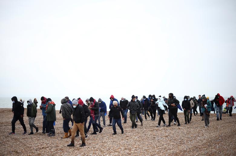 Refugees японки. мигранты это люди. определенный наплыв мигрантов в том числе беженцев. беженцы картинки. беженцы марокко в испанию.