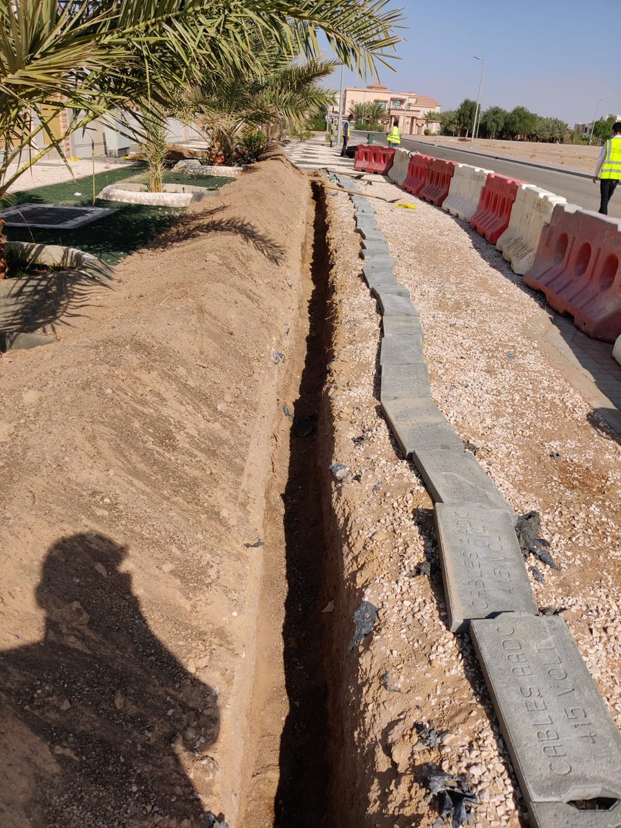 FrECOsolutions's tweet image. Our #Project Details:👈
✔ #Dhaher - ✔Scheme no: PTS-LV-41306-21
✔Complete the #Backfilling, #InterlockFixing &amp;amp; Garden are also normalized.
✔11KV #CableWorks.
bit.ly/3l4vXYb

#electriccontracter #groundwork #11KVcableworks #cablework #ALAIN #ABUDHABI #UAE