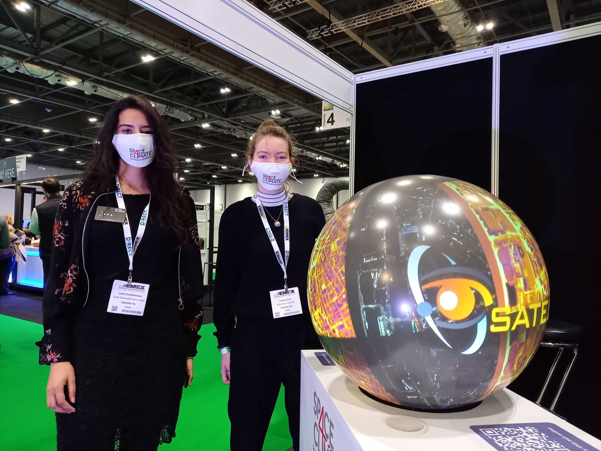 satellitevu's tweet photo. @satellitevu is at @EMEXLONDON. Jade and Isobel are proud to help out at the @Space4Climate stand. Come see our data on the pufferfish display and chat to us!
#thermaldata #emexlondon https://t.co/Hk36D6A5Gu