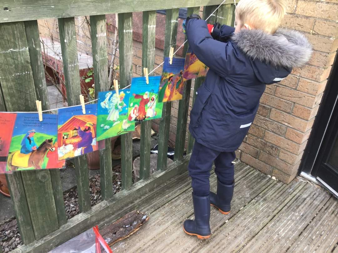BorestoneNu's tweet image. Christmas has arrived in nursery!
We are beginning to explore the Christmas Story.  We are learning what happens at the beginning, middle and end by looking at the pictures to see what happens next #outdoorlearning #earlyyearsliteracy #earlyyearsnumeracy
