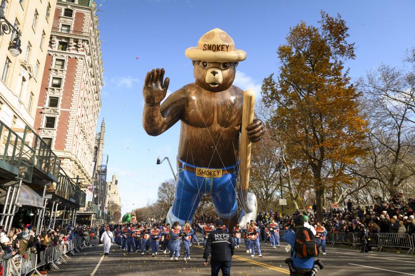 Today is the day! Don't miss <a href="/smokey_bear/">Smokey Bear</a> as he takes to the skies for <a href="/Macys/">Macy's</a> Thanksgiving Day Parade. Keep an eye out, too, for #StateForester balloon handlers Patty Cormier of <a href="/MaineDACF/">Maine Dept of Agriculture Conservation & Forestry</a> and Christopher Martin of <a href="/CTDEEPNews/">DEEP</a> 🎉🐻❤️🌲🌳