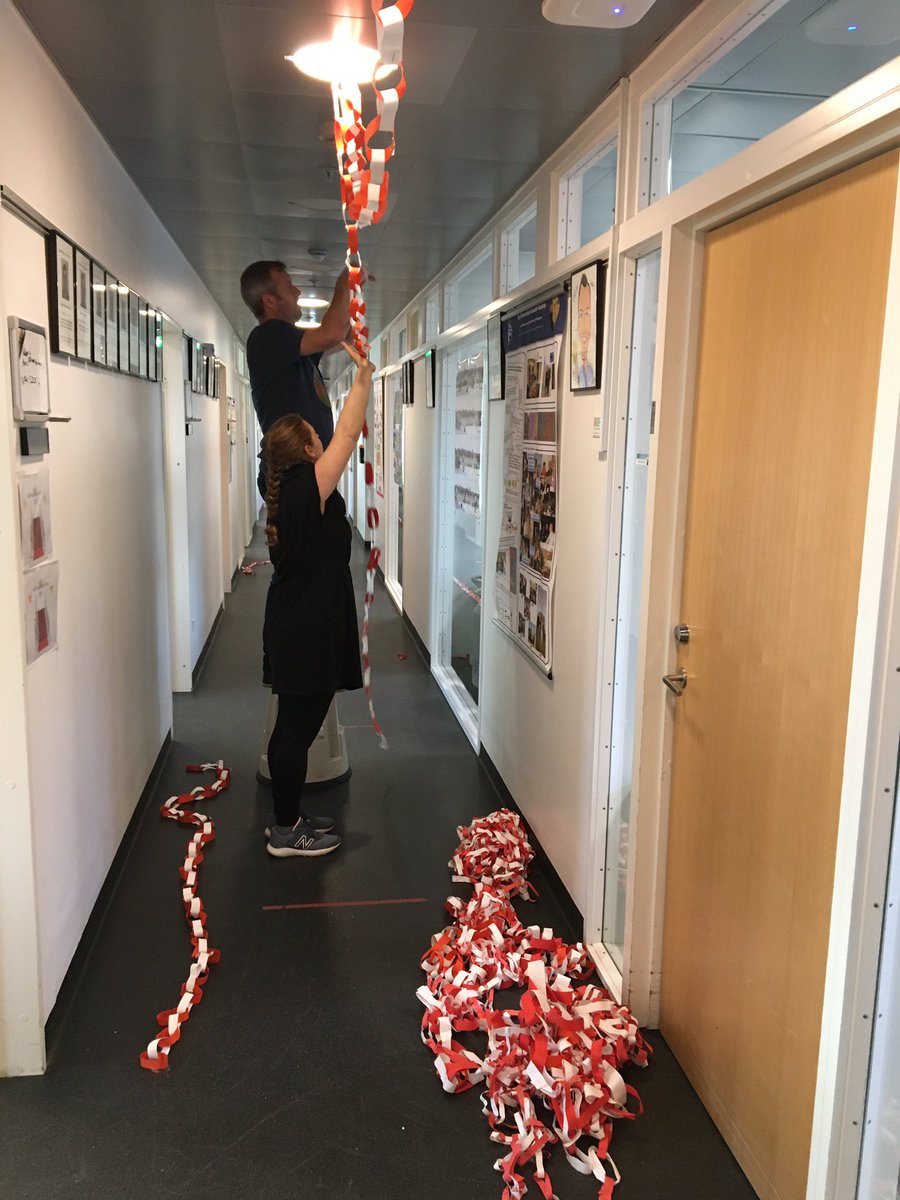 VictoriaAskovM's tweet photo. Christmas decoration in the lab coming up! ๐
๐ @GenomicsUnit @NATsdu @bmbSDU #christmaslab https://t.co/6JWJGujyM6