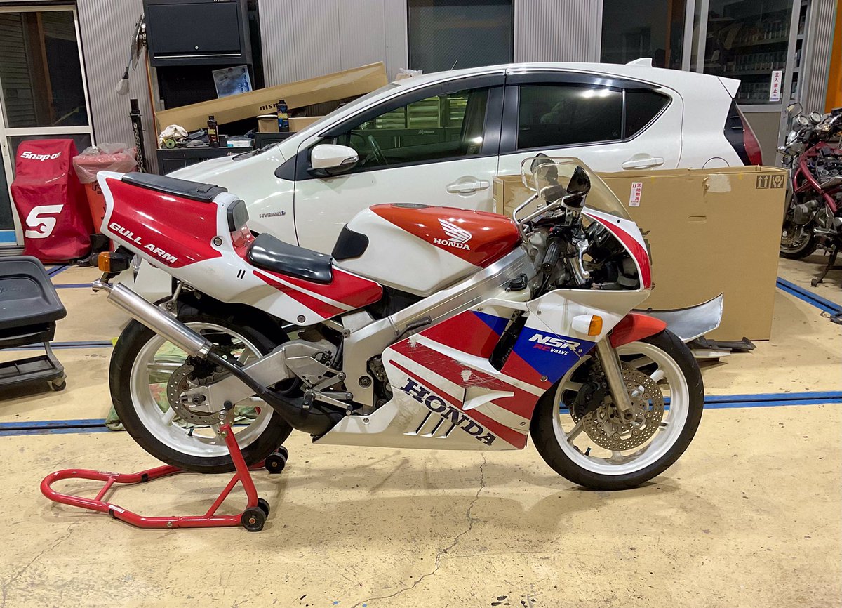 PB_riku's tweet photo. 乗りたい乗りたい言いながらバイク磨いてしかいない。 https://t.co/ocMJX5nFcN