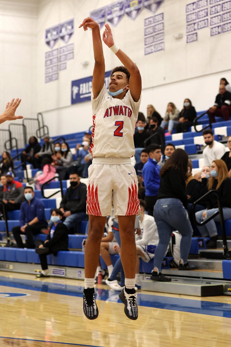 TedTorresPhoto's tweet photo. 11/23/21: @EUHS_Lancers vs @AtwaterFalcons #varsity #boysbasketball #photos available @ https://t.co/LtHsrKzOKd
.
@AHSFalconsBball @AHSfalconsAD #eastunion #lancers #euhs #atwater #falcons #ahs #tedtorresphoto #basketball #varsitybasketball #varsityboysbasketball #California https://t.co/vCQQ5rSa2Z