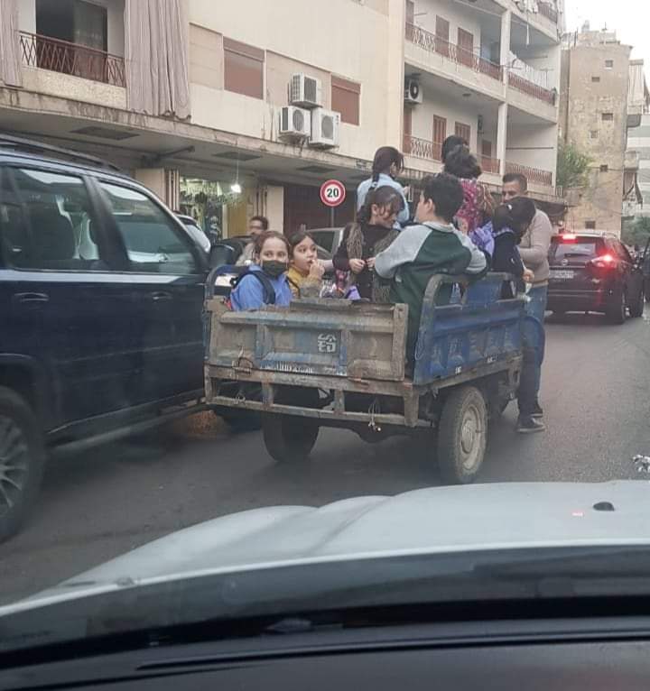 SarahDalati's tweet photo. This is how Lebanese kids go to school these days!!!!! https://t.co/KlWWn8jIbR