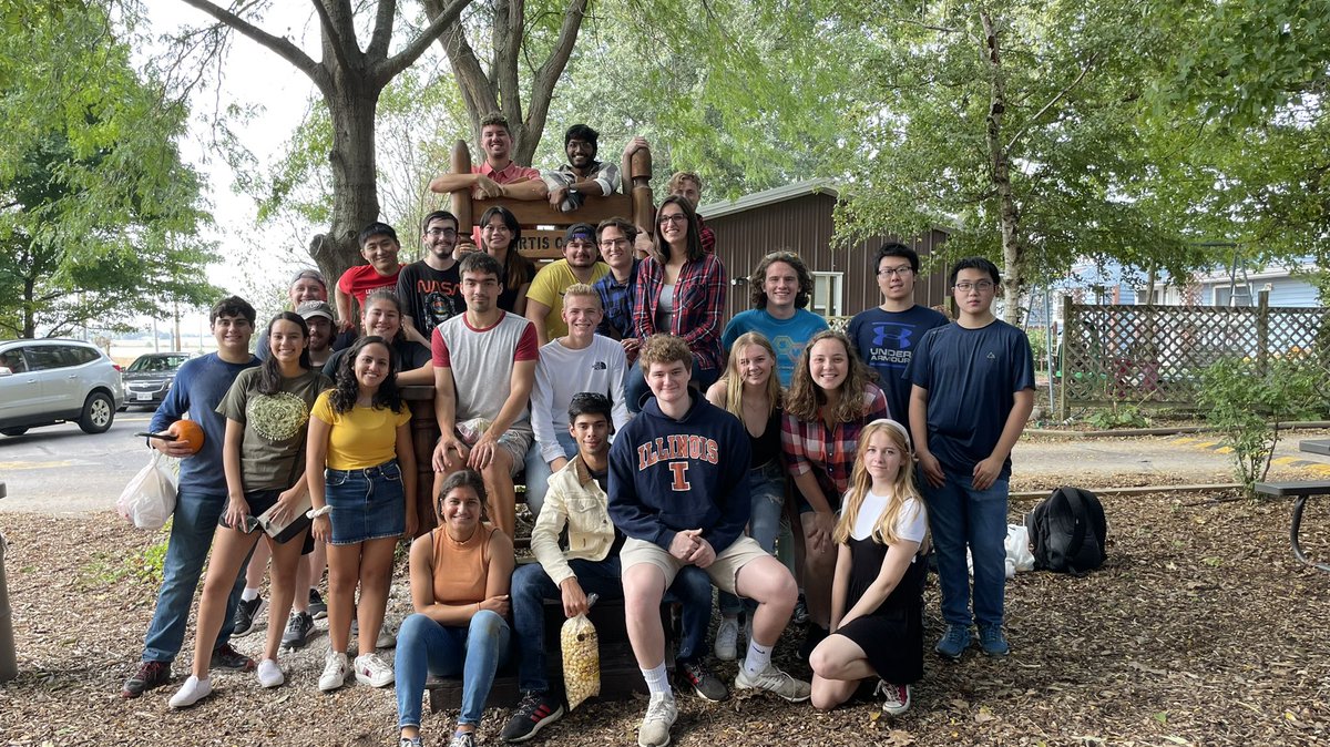 ANS_Illinois's tweet photo. Happy #thanksgiving from our chapter to you! #Scienceispeople, and weโve got some rockinโ people who canโt wait solve grand challenges like #cleanenergy. Weโre thankful for each and every one of them who make our chapter possible, along with the amazing staff and faculty https://t.co/lc2ZxJP3Us
