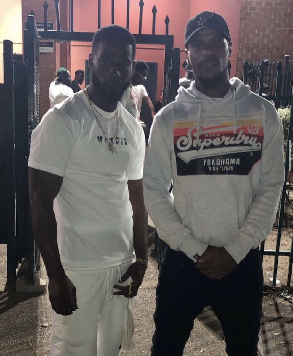 DaBiz12's tweet image. Fuck The Cops Who Kill Sean Bell #RIPS Big Joe &amp;amp; My Brother Childhood Friend Blizzy Love You Bro ✊🏾❤️✊🏾 #SeanBellBoyz #DaBricks #147&amp;amp;Roc #125 Da Buildings