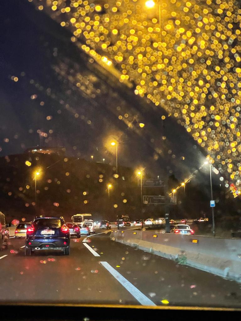 Las autopistas de Tenerife están diseñadas para quitarte la vida... 😫