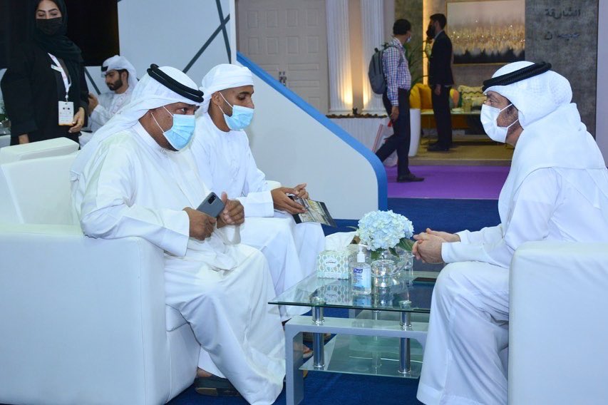 mbrhe_gov's tweet photo. جانب من تغطية #مؤسسة_محمد_بن_راشد_للإسكان لليوم الثاني من معرض الديكور والتصميم ومواد البناء- #ديكوبيلد 2021
@decobuild
#مؤسسة_محمد_بن_راشد_للإسكان #حكومة_دبي #تطبيق_إسكان #التوطين #توطين #بناء_السعادة_والاستقرار #مسكن_لكل_مواطن #دبي #إسكان #MBRHE #Dubai #Decobuild https://t.co/jL2CgZulw6