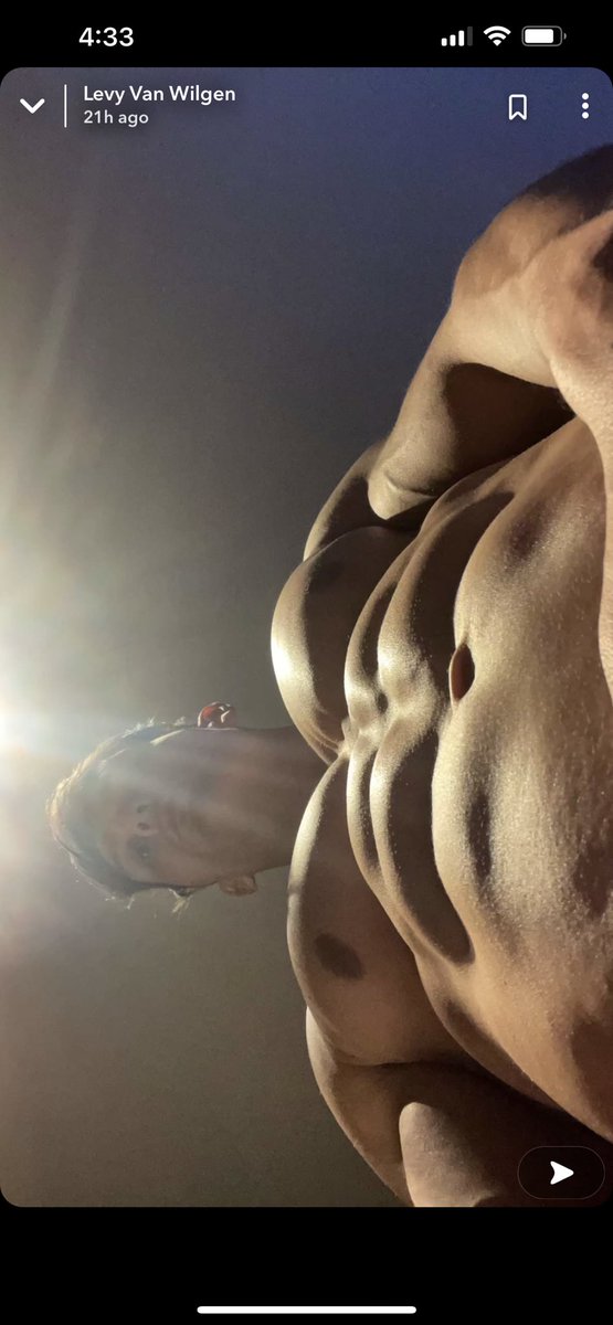 favoritefrt123's tweet photo. Big pecs are such a weakness #muscles #gay #pecs #muscular #weak https://t.co/YyTfEtapHC