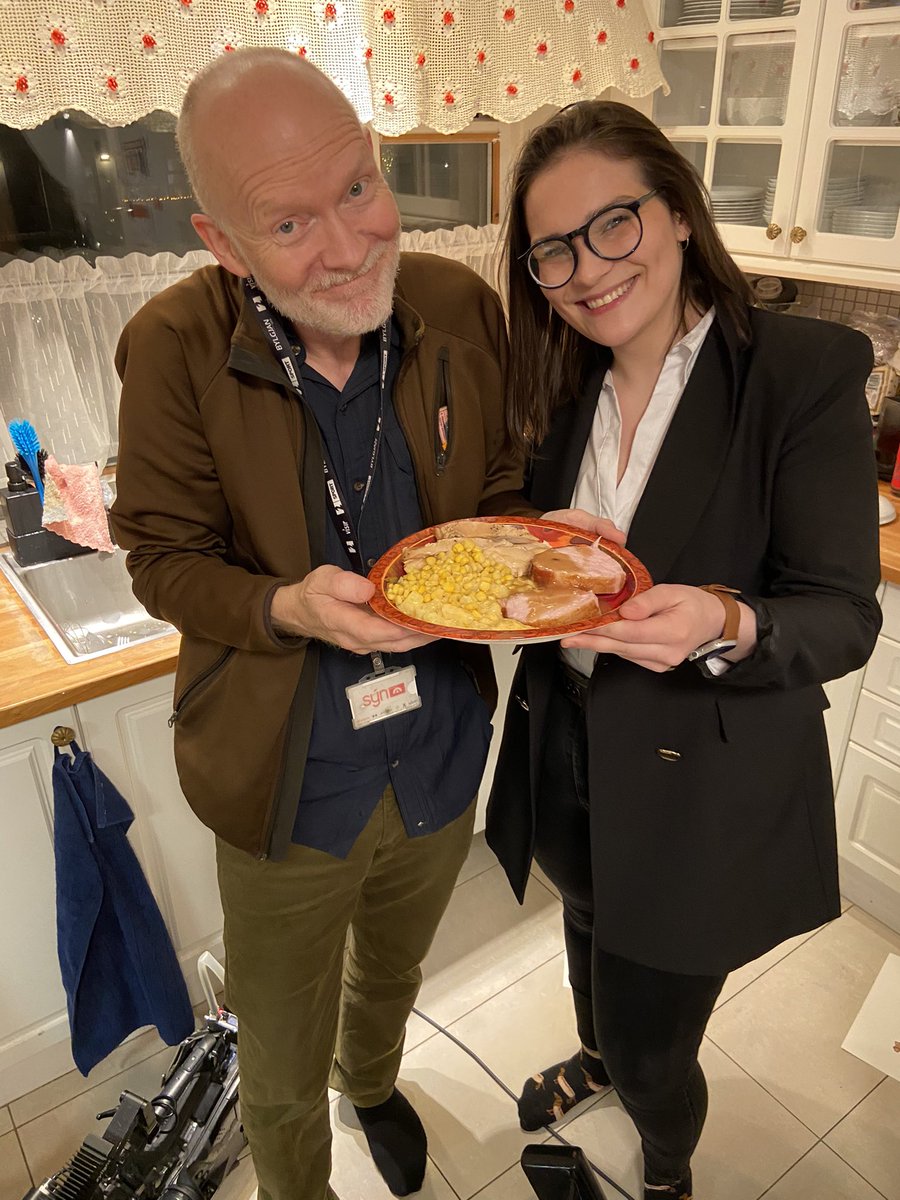 When <a href="/stod2/">Stöð 2</a> frettir comes over to talk Thanksgiving traditions on the news, the most important tradition is to leave with a plate! 

Gleðileg þakkargjörðarhátíð! 
Happy Thanksgiving 🦃🍽🍁!