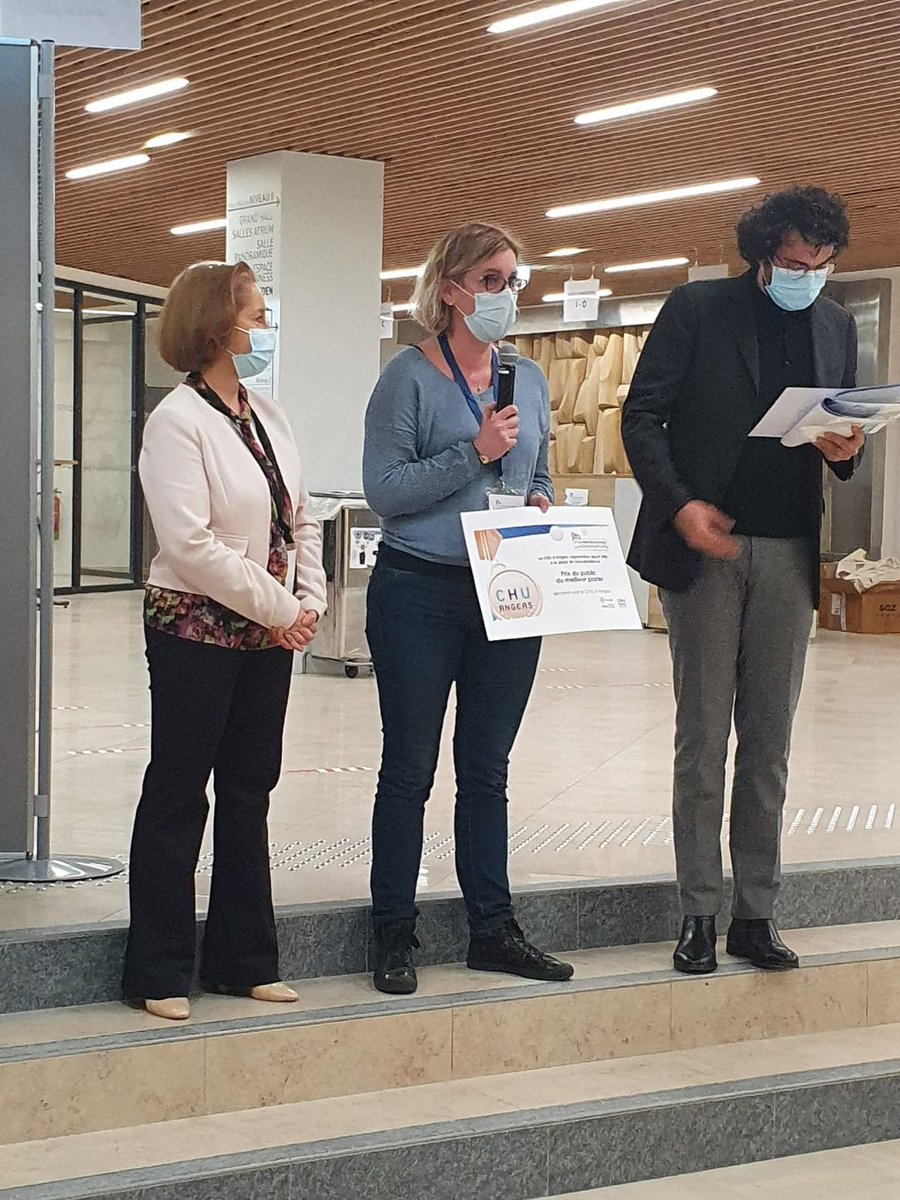 MagaliGranger's tweet photo. Prix poster @les_jfrs hypnose et soins paliatifs en hématologie adulte #churennes #rochhouot #marielleboissart #JFRS https://t.co/cpP91jKMlw