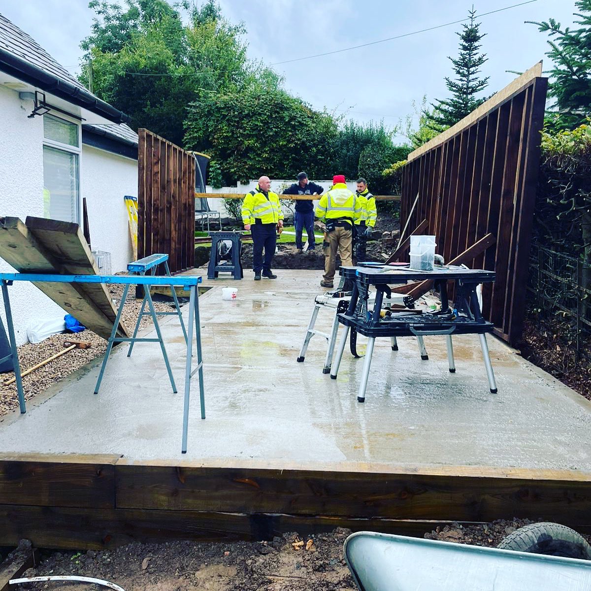 MKM_PS's tweet photo. A day in the office 👨‍🔧👨‍🔧👨‍🔧

Here at MkM we’re hear for all of your property maintenance needs. For more info on our services, drop us a dm or head over to https://t.co/h5VcpwkCEe 📱 https://t.co/pwEKGxtvTr