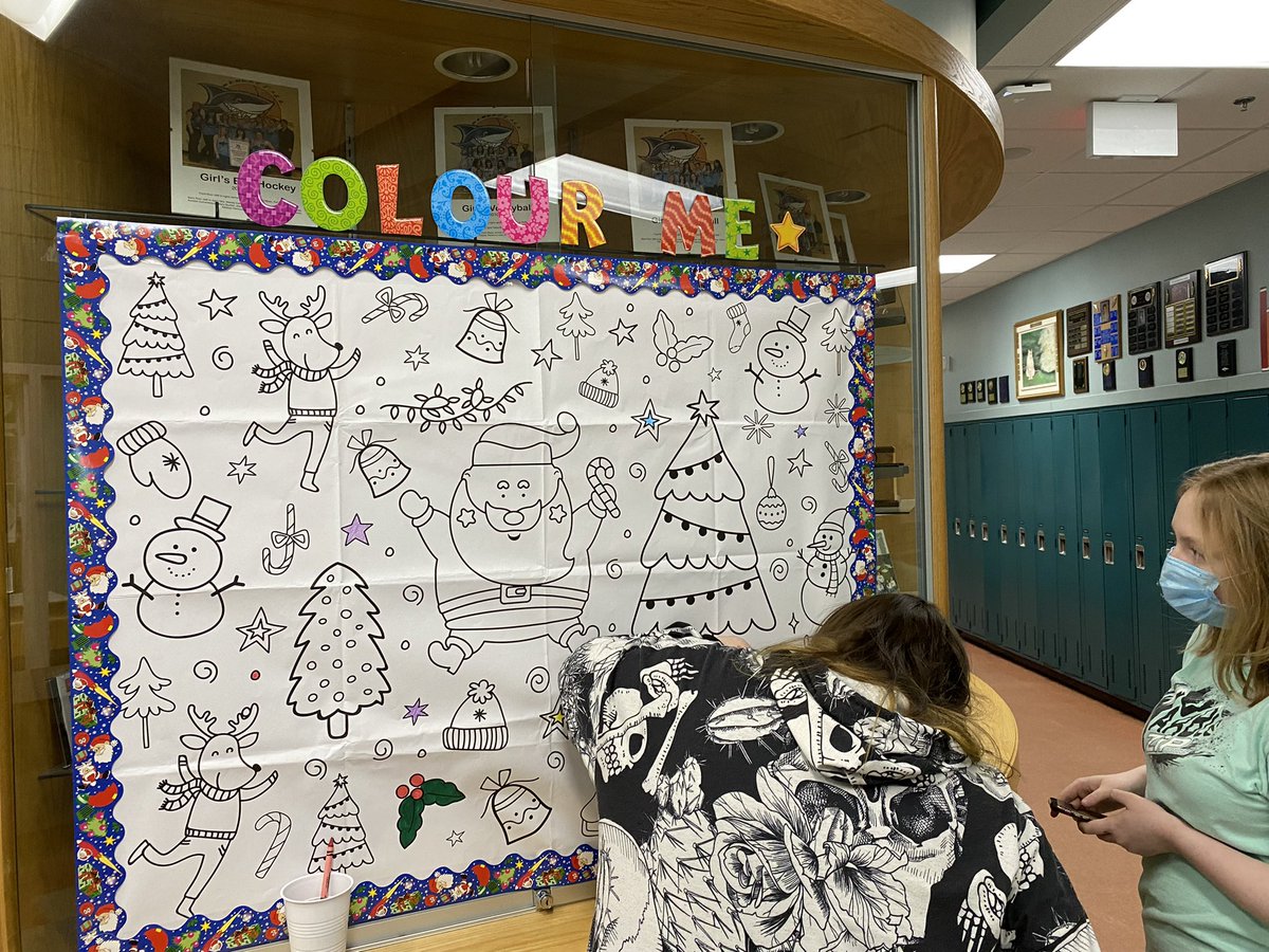 🎄The Christmas spirit 🎄is filling hallways <a href="/LSASharks/">Labrador Straits Academy</a> with only one month til the big day 🎅🏻🤶🏻<a href="/cmwhawk/">Tina White</a>