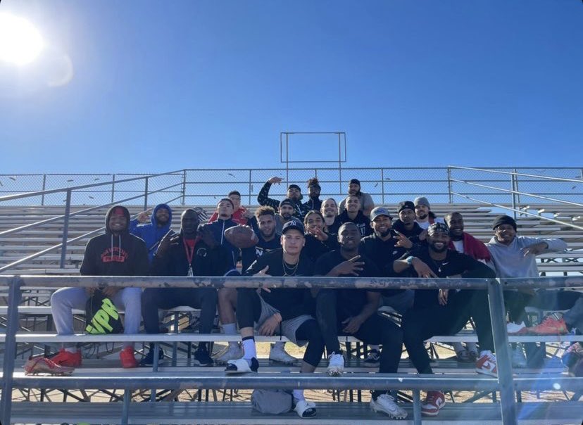 Jayy_bird11's tweet photo. Turkeybowl 2k21 🖤🦃💯 #40Block https://t.co/AkjkemoAm8