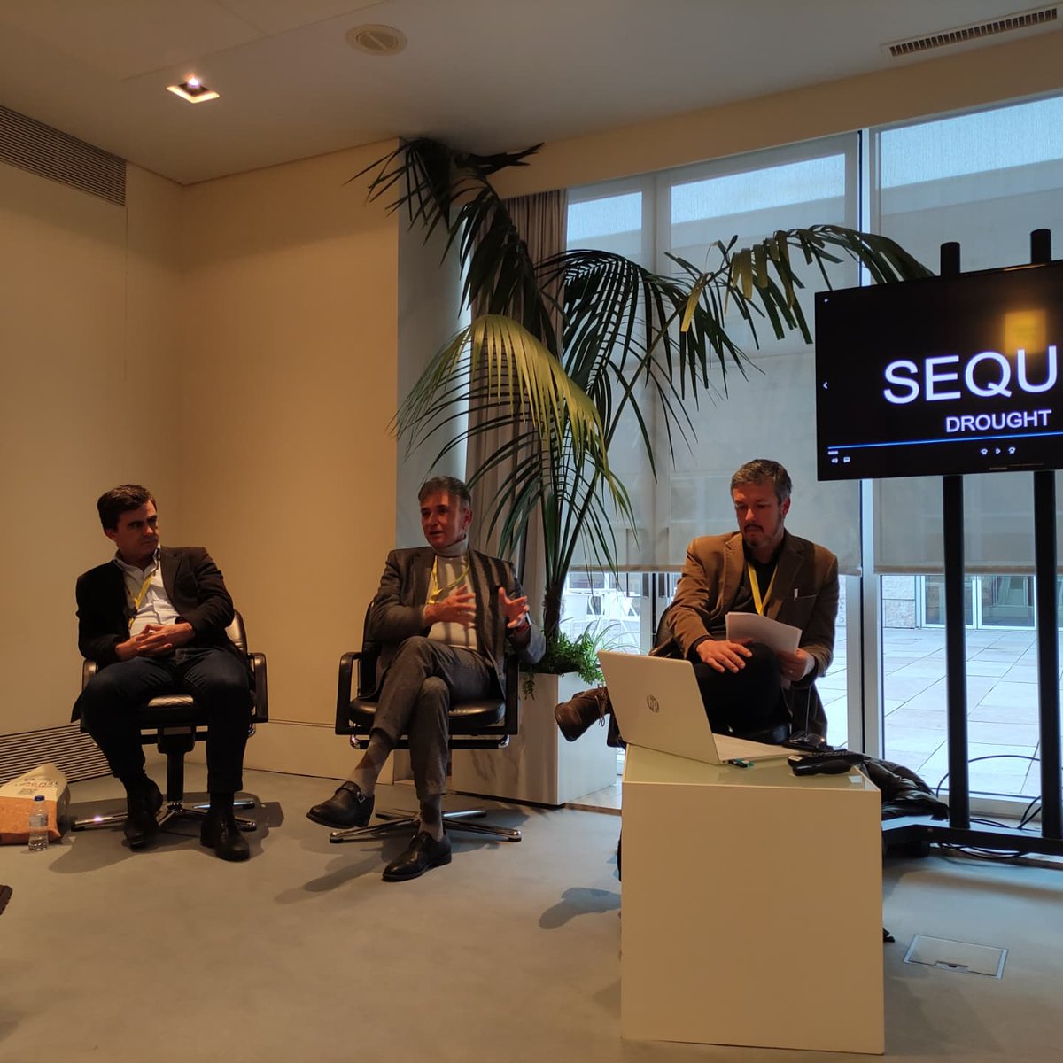 OnSeries_'s tweet photo. Here's the advice that our panel at the International TV Marriage Story: "Crimes Submersos" Workshop
has for us: When it comes to co-productions “Open your mind, stay calm and let's start to resolve the problems. "
@rtppt @atlantia_media @coraleuropa @rtve
#ONSeriesLx #ONWork https://t.co/nop02QWECB