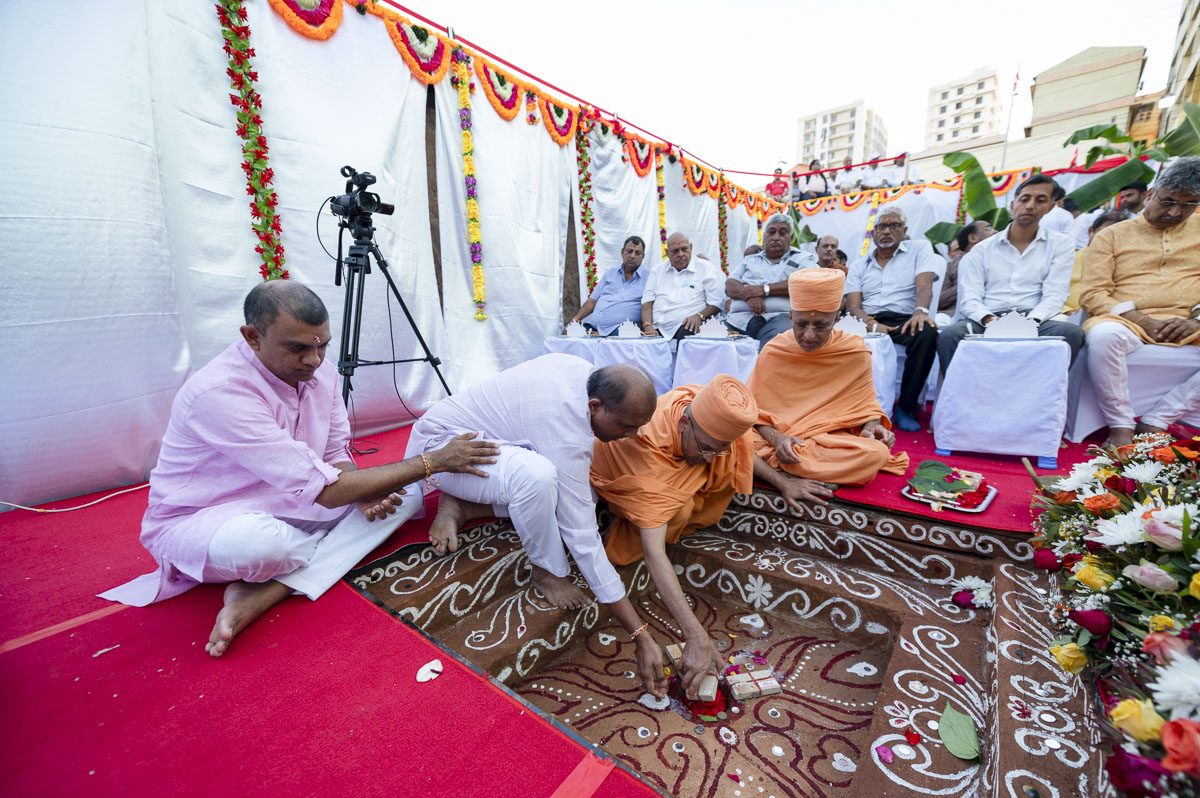 BAPS's tweet photo. Foundation Ceremony for New BAPS Mandir, Dar-es-Salaam, Tanzania https://t.co/VMcBBA8QTF https://t.co/GMfagihZKo