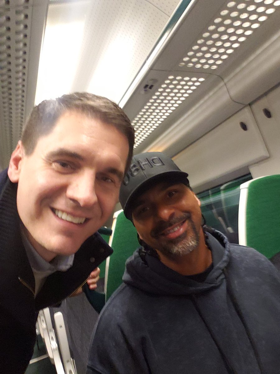 I don't tweet often but when you love boxing this is worth is. Unified Cruiserweight Champion and Heavyweight  Champion of the World, <a href="/davidhaye/">David Haye</a> 

A true British legend of the sport.

We didn't have time to discuss my 0-1 record luckily for him.