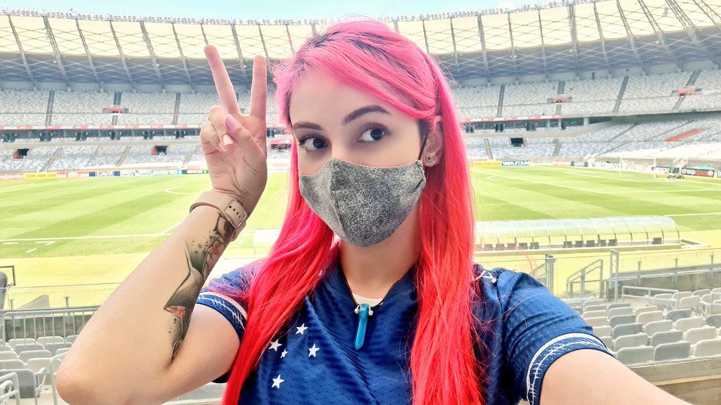 Cruzeiro's tweet image. Já pode ir para o @Mineirao ou tá cedo? Porque hoje é #DiaDeCruzeiro, Nação Azul!  🦊💙

Já está com o manto no peito? Publique com a hashtag para aparecer por aqui!