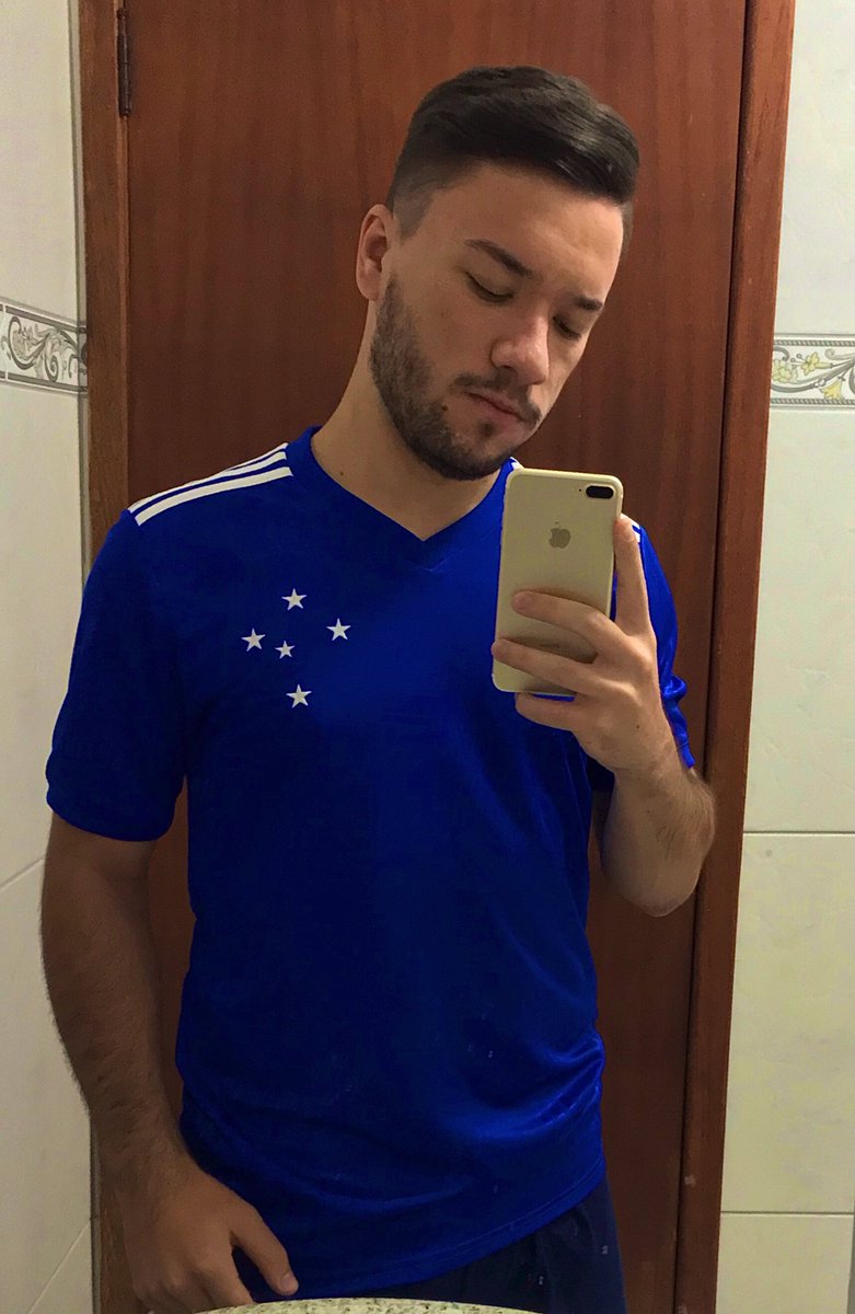 Cruzeiro's tweet image. Já pode ir para o @Mineirao ou tá cedo? Porque hoje é #DiaDeCruzeiro, Nação Azul!  🦊💙

Já está com o manto no peito? Publique com a hashtag para aparecer por aqui!