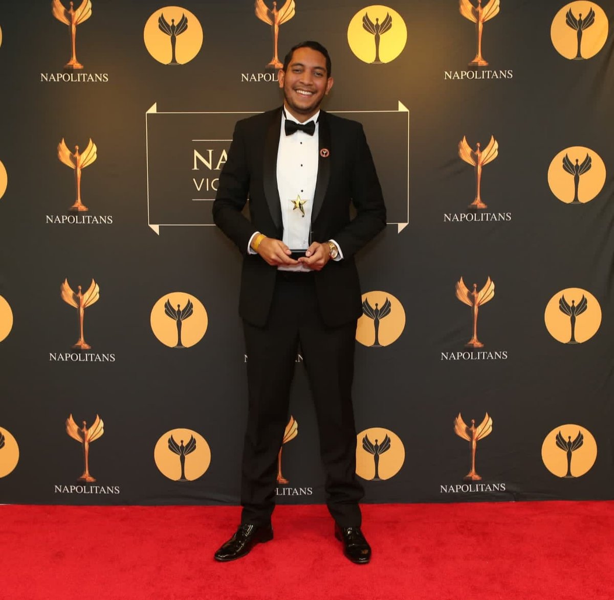 Colonia_COLVENZ's tweet photo. Nos complace anunciar que nuestro Vicepresidente @ToniVitola,fue galardonado en la ciudad de Washington - EEUU, en la gala de los Napolitans Awards @theWAPAS, organizada por The Washington Academy of polítical arts &amp; Sciences , en la categoría de Youth leadership Award. https://t.co/E3J1JaOMJK
